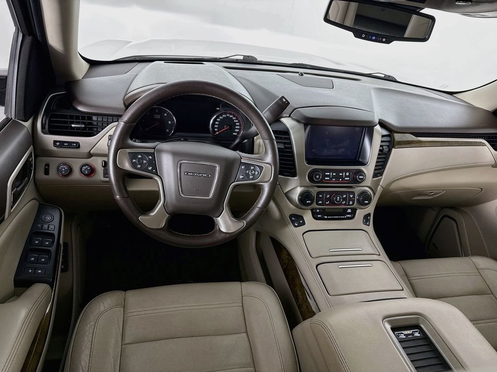 Used 2016 White GMC Denali image 24