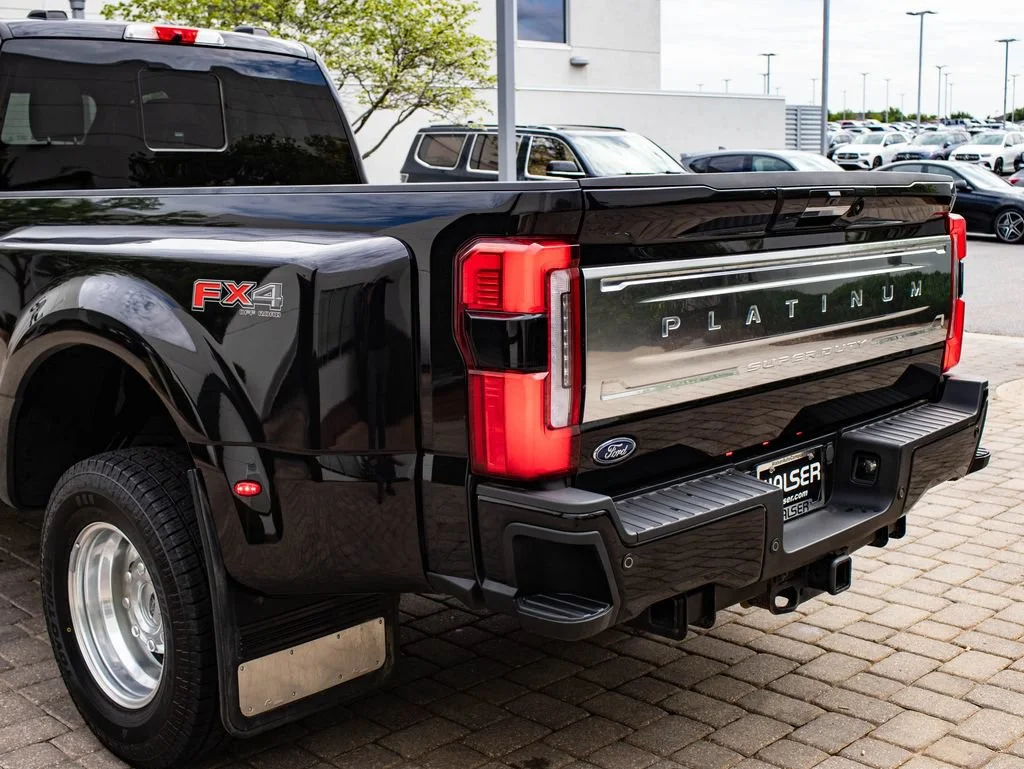 Used 2023 Agate Black Metallic Ford Platinum image 19