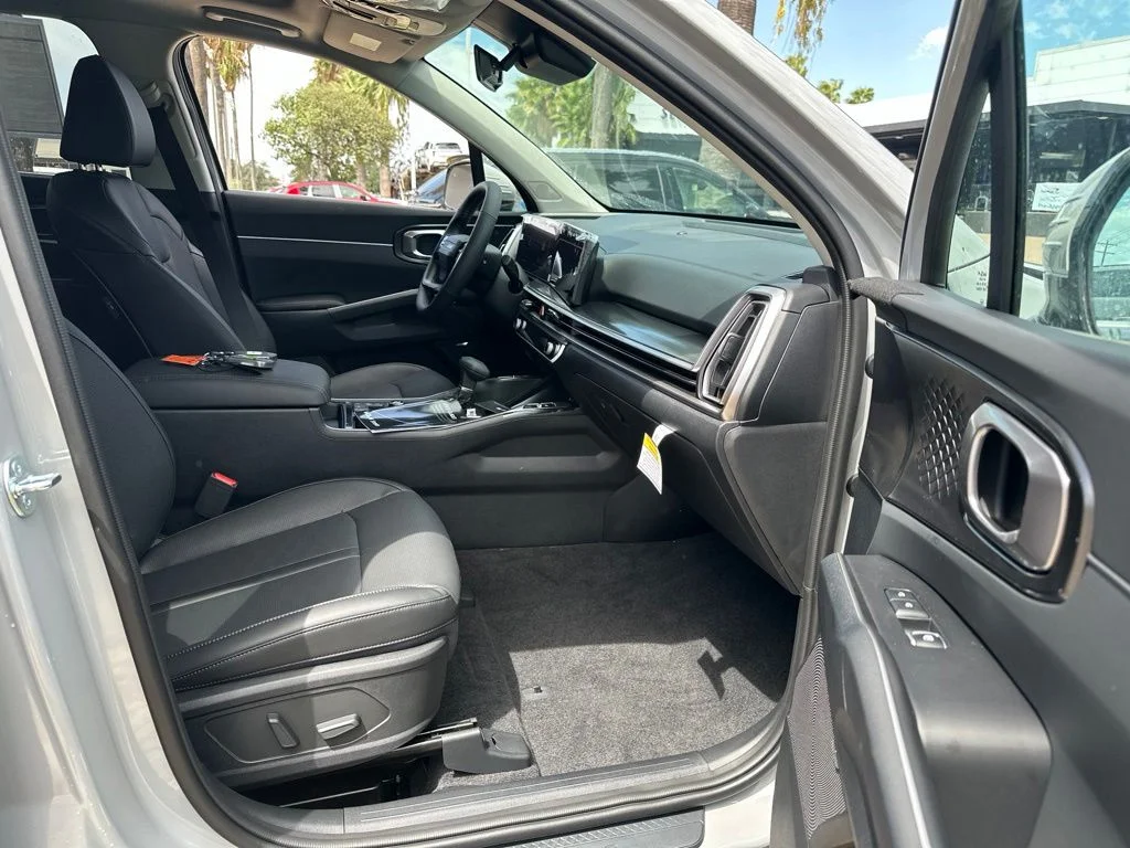 New 2026 Gray Kia EX image 8