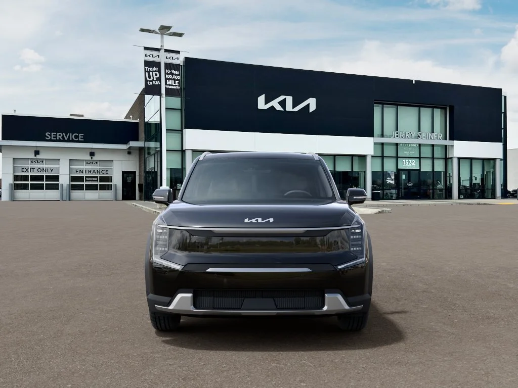 New 2026 Ebony Black Kia Wind image 2