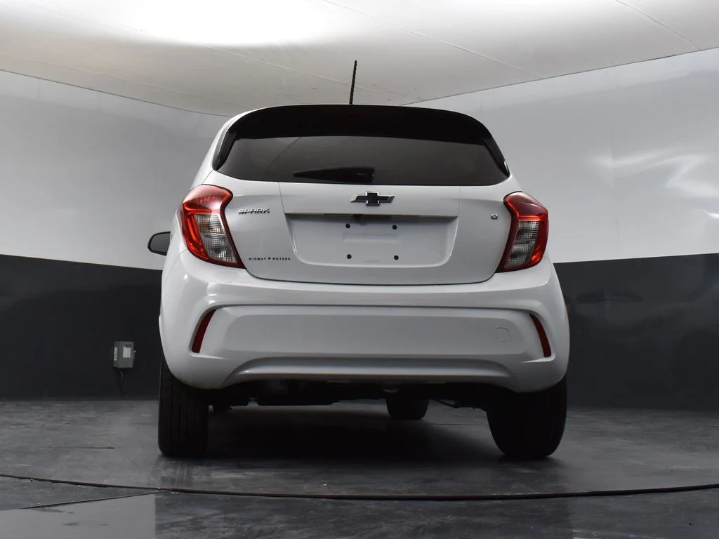 Used 2021 White Chevrolet 1LT image 32