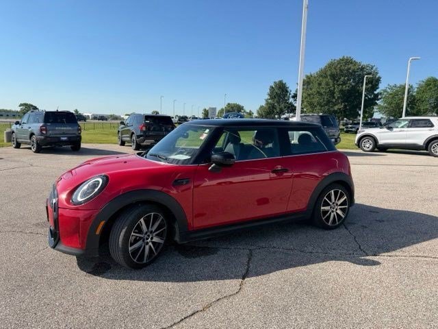 Used 2022 Chili Red MINI Cooper S image 6