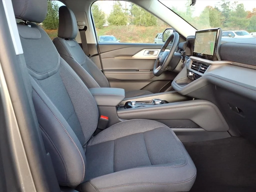 Used 2026 Light Blue Clearcoat Metallic Ford Active image 8
