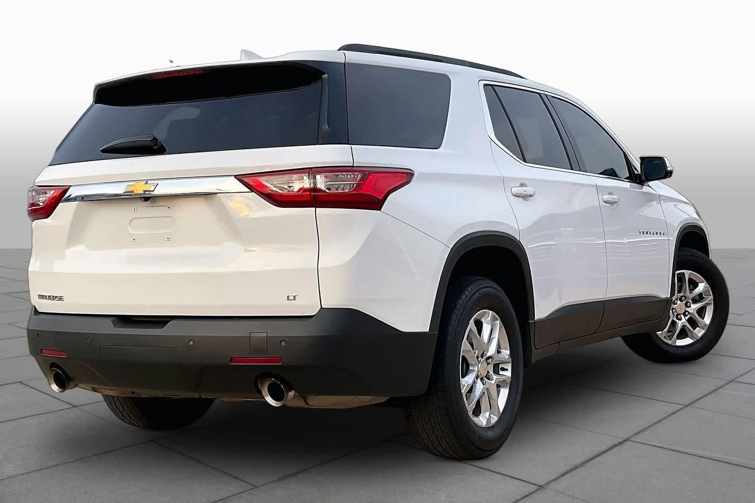 Used 2020 Summit White Chevrolet LT Cloth image 12
