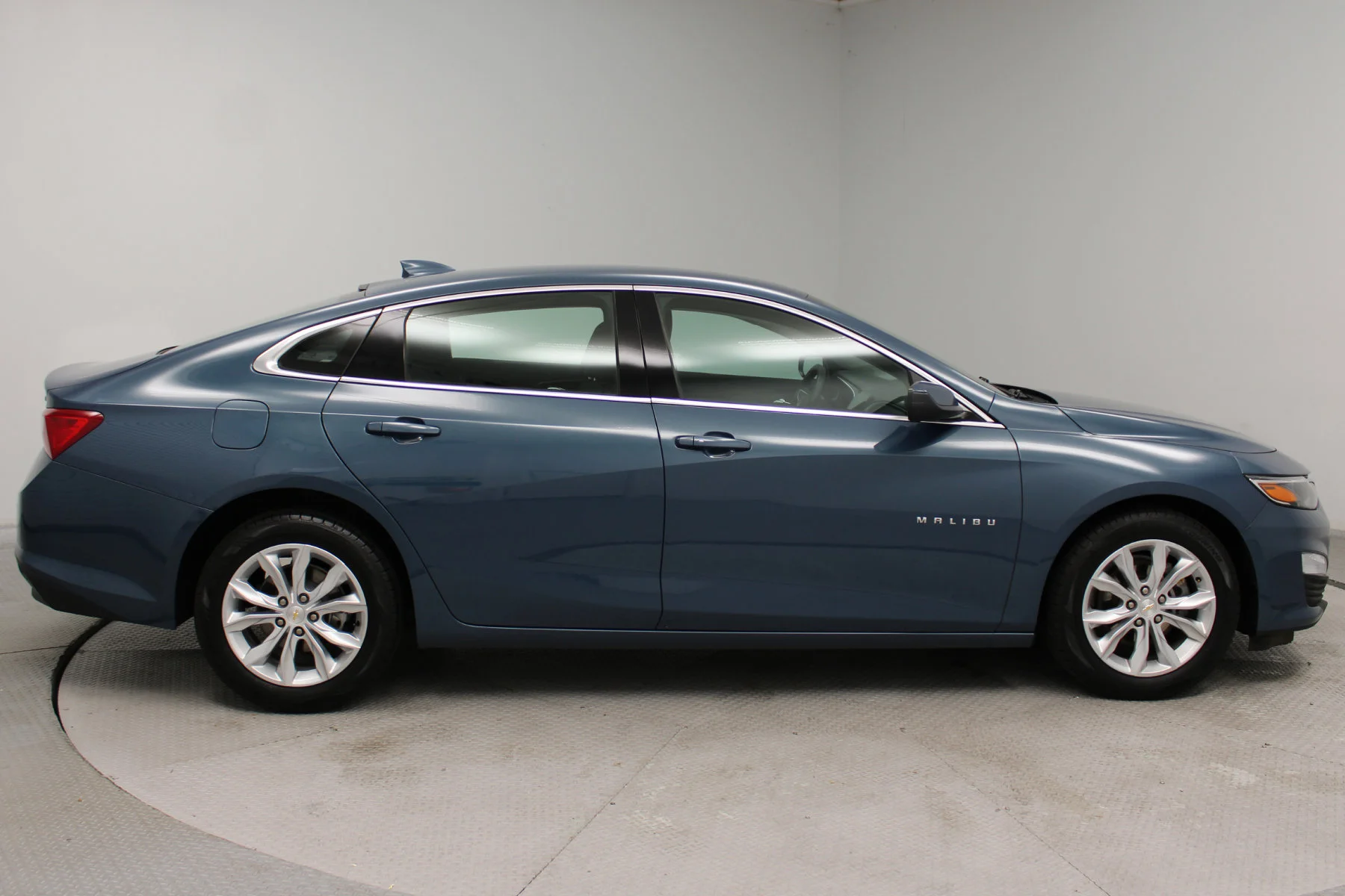 Used 2024 Lakeshore Blue Metallic Chevrolet 4dr Sdn 1LT image 24