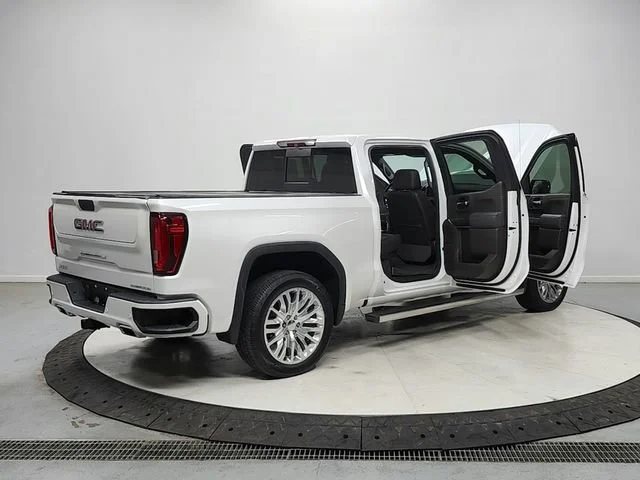 Used 2019 WHITE FROST TRICOAT GMC Denali image 15