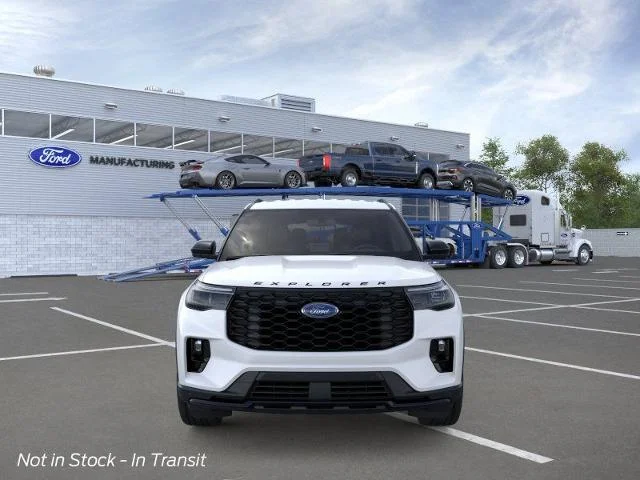 New 2026 Star White Metallic Tri-Coat Ford ST-Line image 32
