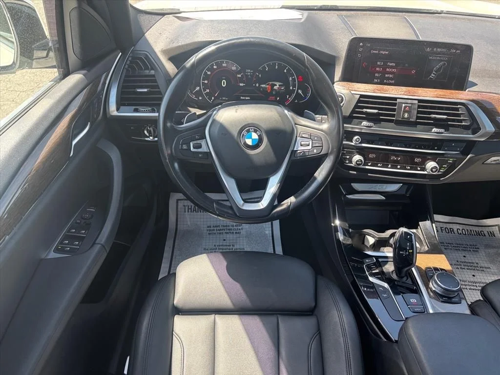 Used 2019 White BMW xDrive30i image 3