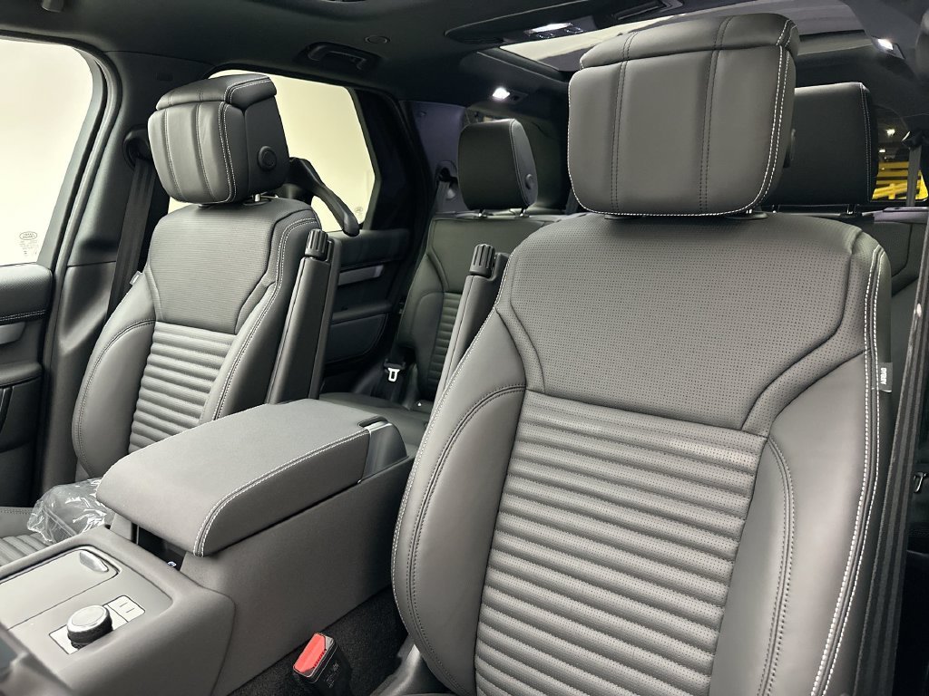New 2026 Fuji White Land Rover Gemini Edition image 10