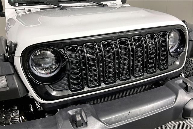 Used 2025 White Jeep Willys 4xe image 31
