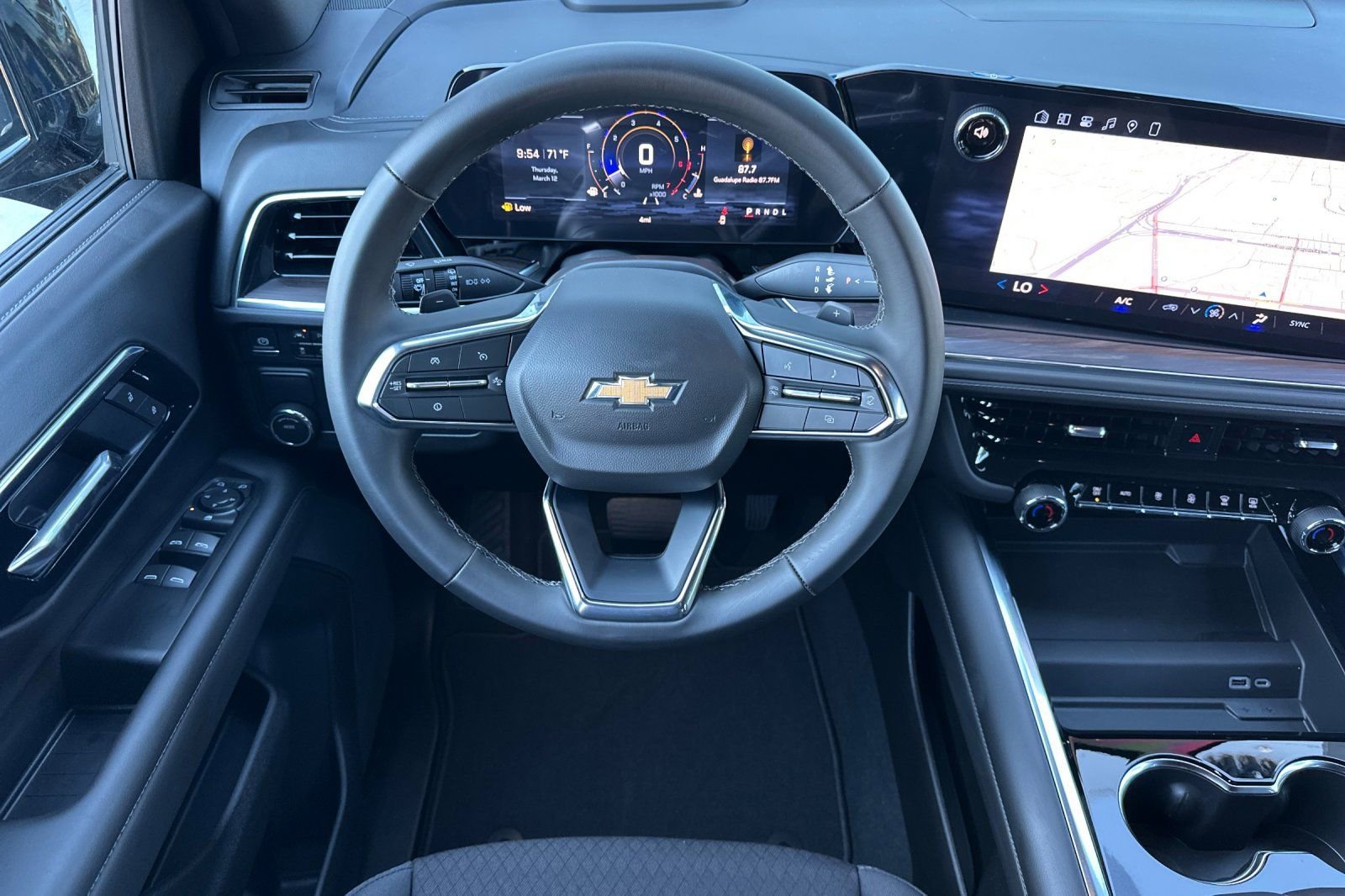 2026 Chevrolet Suburban LS - Photo 13