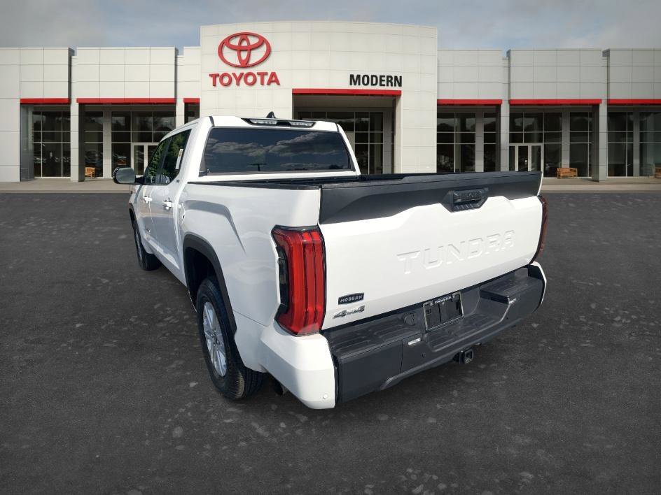 Used 2025 Ice Toyota SR5 image 6