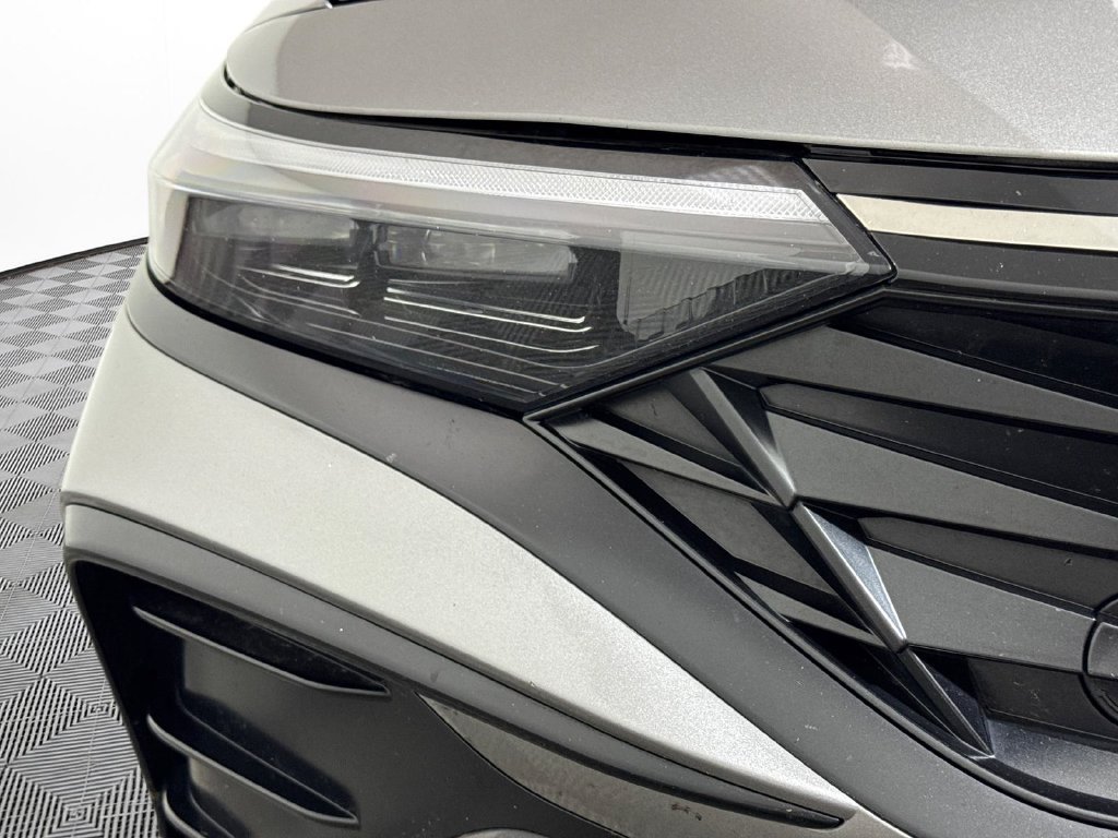 Used 2025 Gray Hyundai SEL Convenience image 17