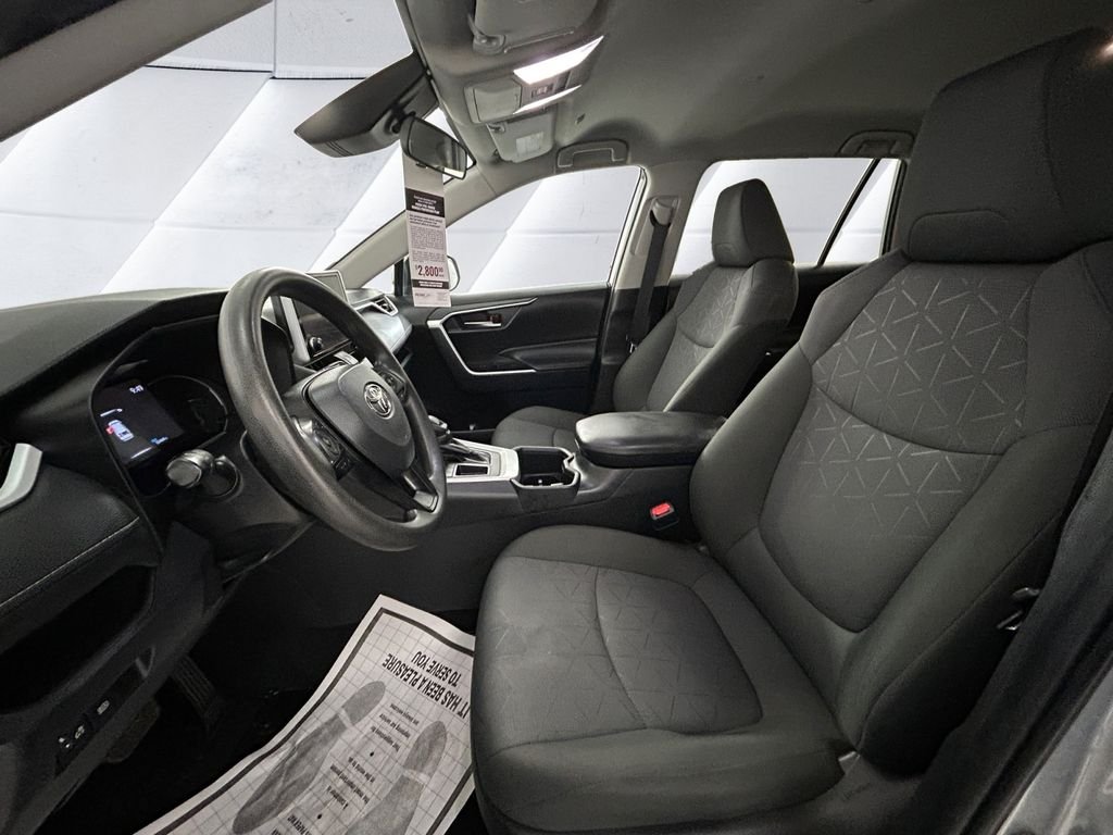Used 2024 Silver Toyota XLE image 7