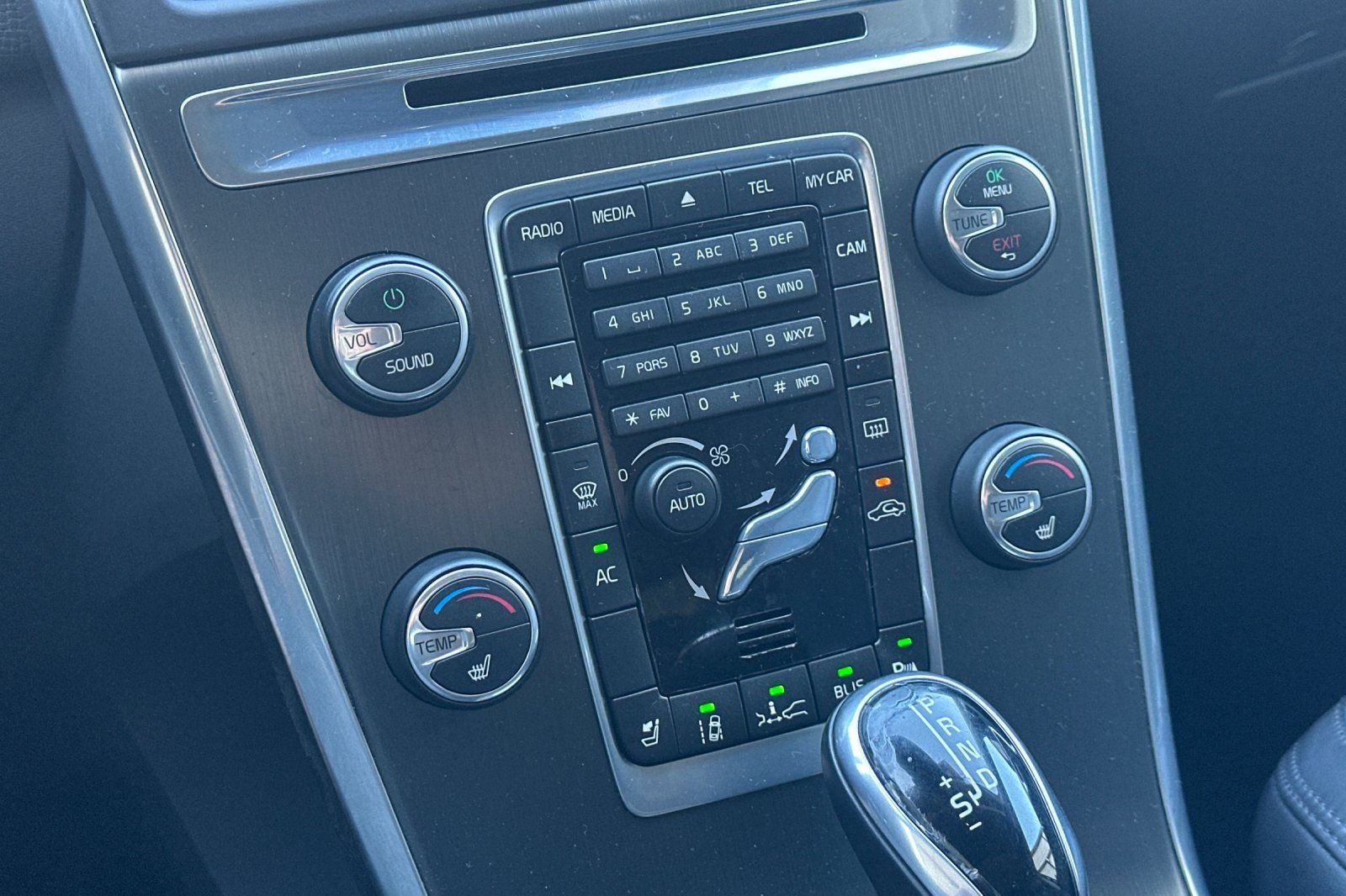 Used 2014  Volvo  image 21