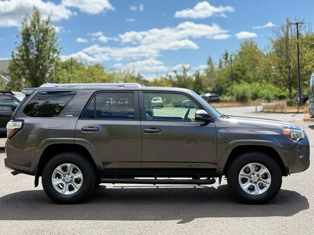 Used 2016 Gray Toyota SR5 Premium image 6