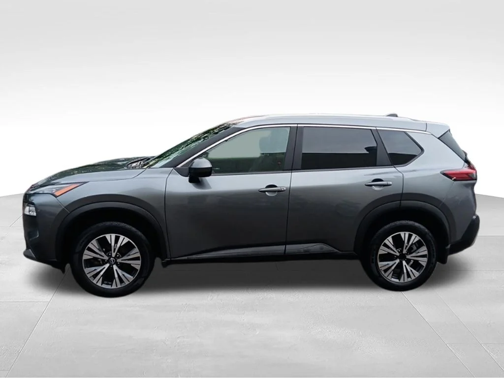 Used 2023 Gun Metallic Nissan SV image 4
