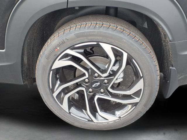 New 2026 Mosaic Black Metallic Chevrolet RS image 28