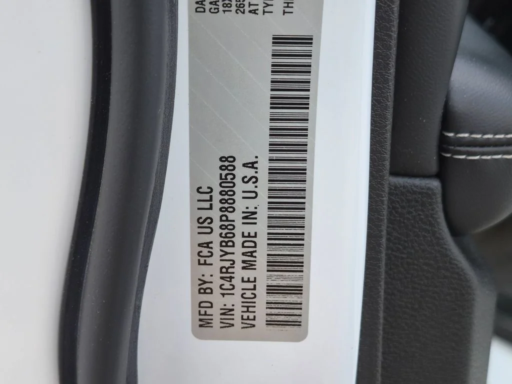 Used 2023 White Jeep 4xe image 34