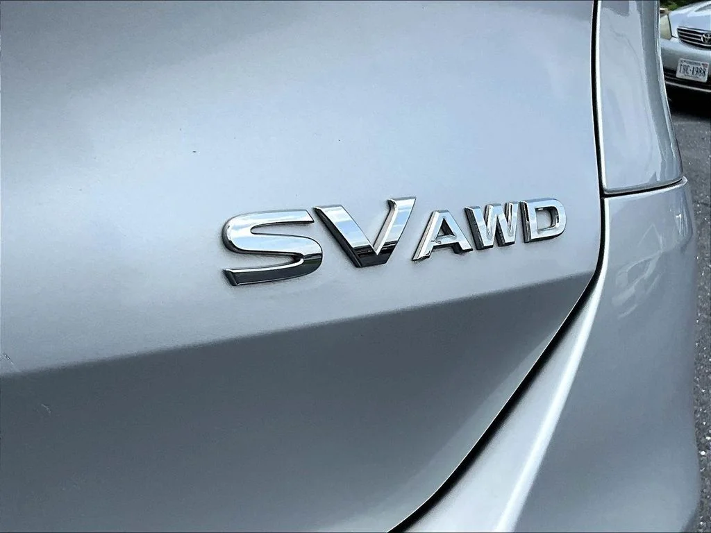 Used 2016 Brilliant Silver Nissan SV image 26