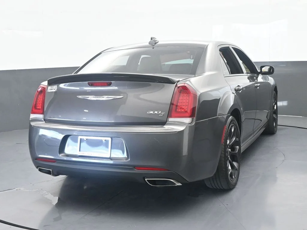 Used 2020 Granite Crystal Metallic Clearcoat Chrysler S image 5