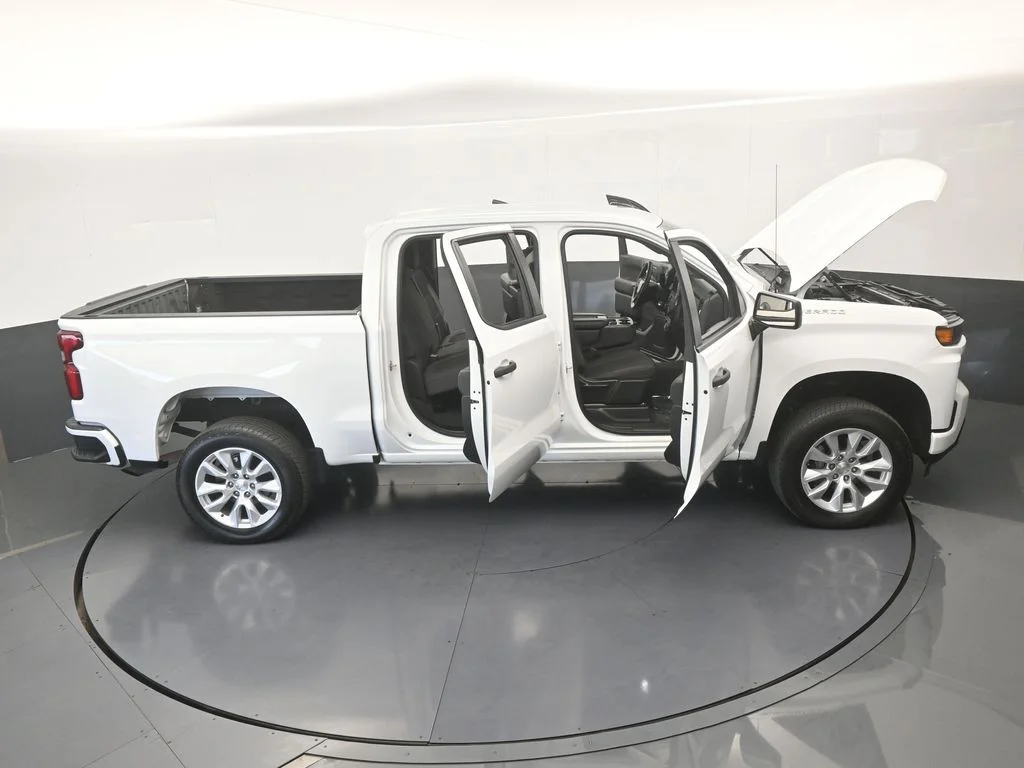 Used 2022 Summit White Chevrolet Custom image 69