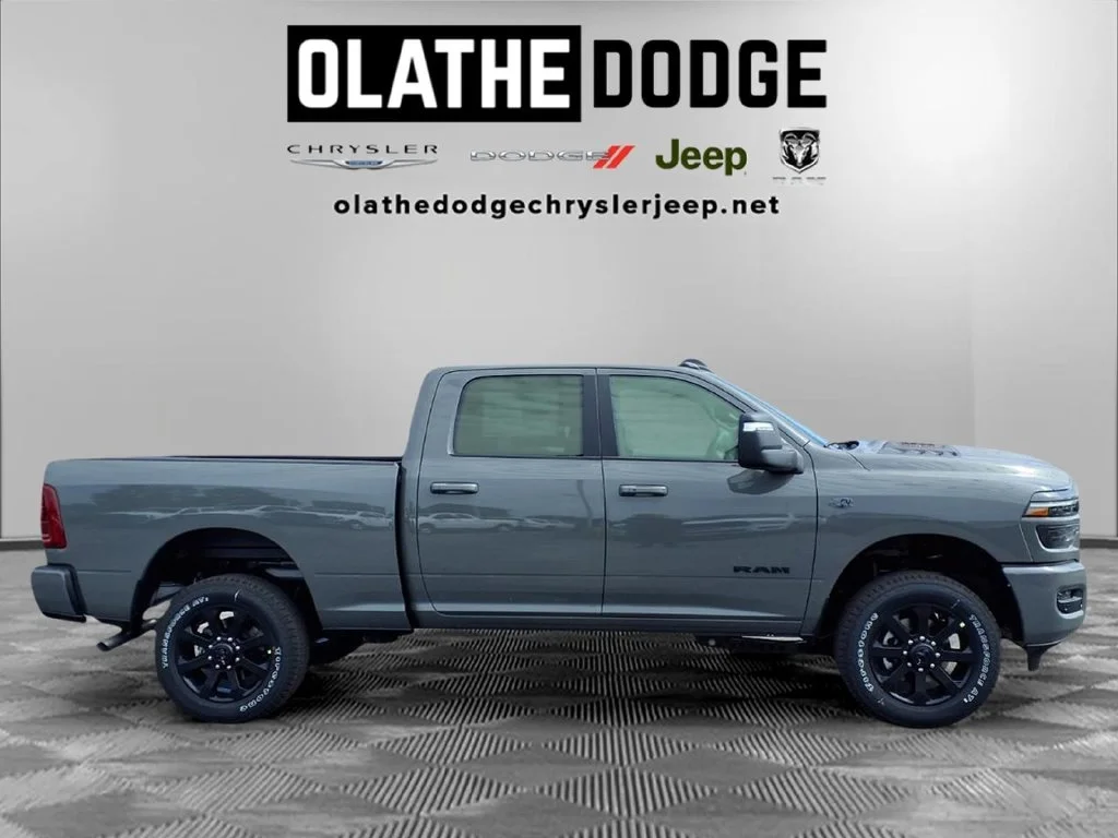 New 2027 Ceramic Gray Clear-Coat Exterior Paint RAM Laramie image 28