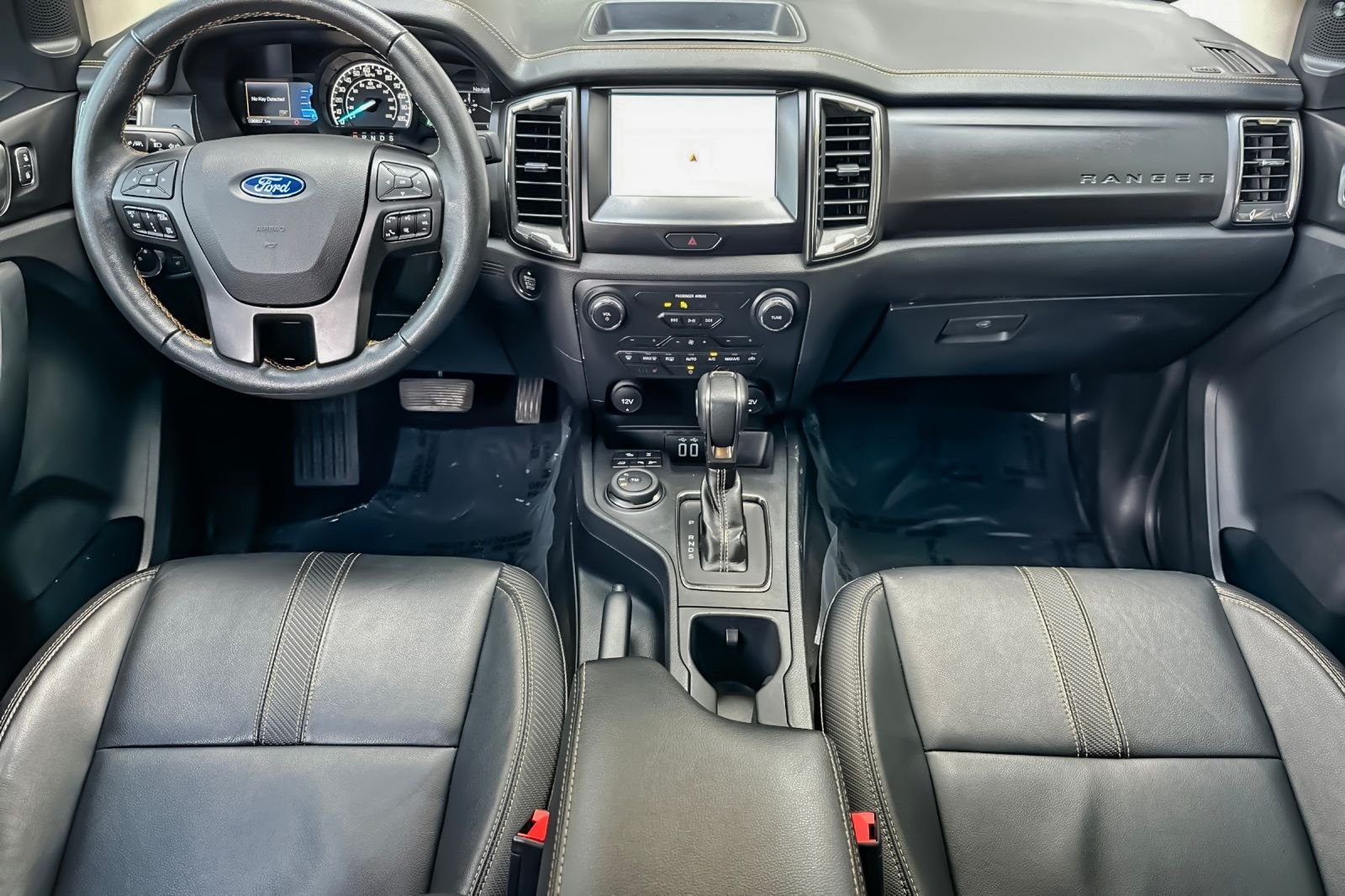Used 2022  Ford Lariat image 12