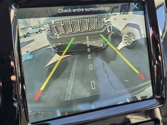 Used 2022 Diamond Black Crystal Pearlcoat Jeep Limited image 6