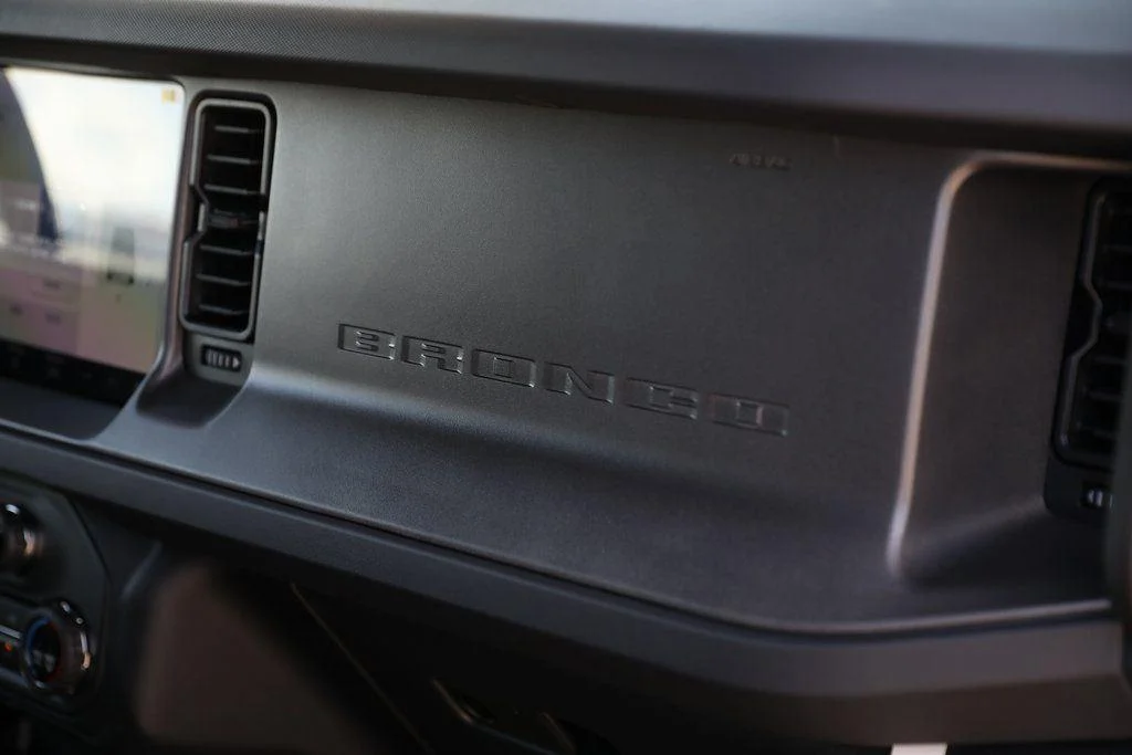 2025 Ford Bronco 4-Door Base - Photo 25