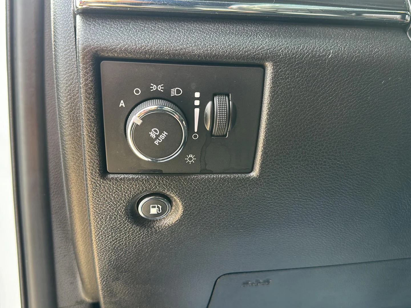 Certified Used 2021 Bright White Clearcoat Jeep Limited image 13