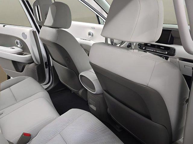 New 2026 White Hyundai SEL Premium 8P image 24