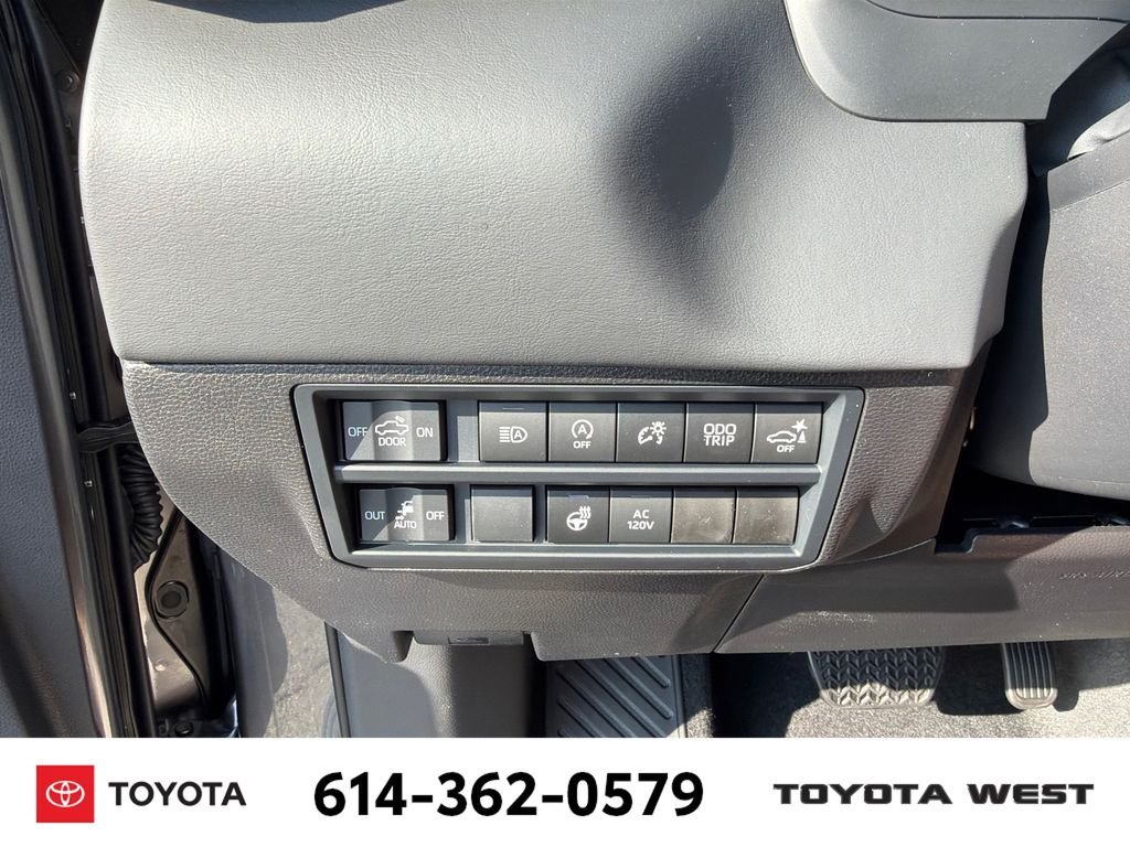 New 2026 Magnetic Gray Metallic Toyota Platinum image 22