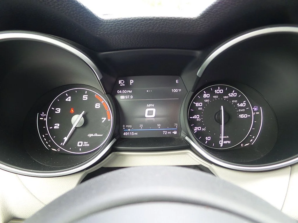 Used 2019 Black Alfa Romeo Base image 33