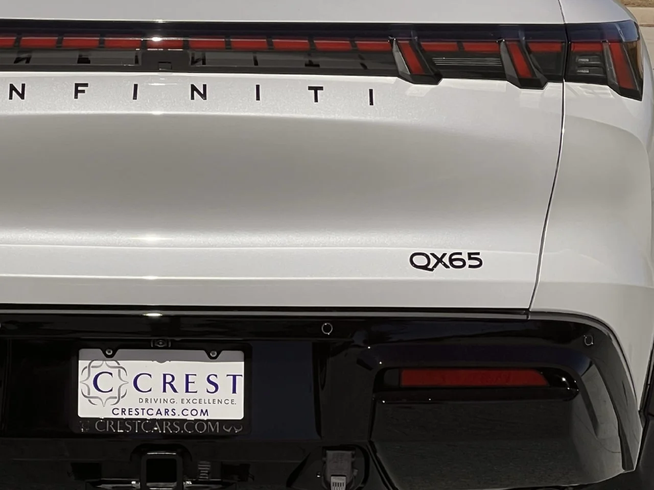 New 2027 2T RAD WHT INFINITI Autograph AWD image 5