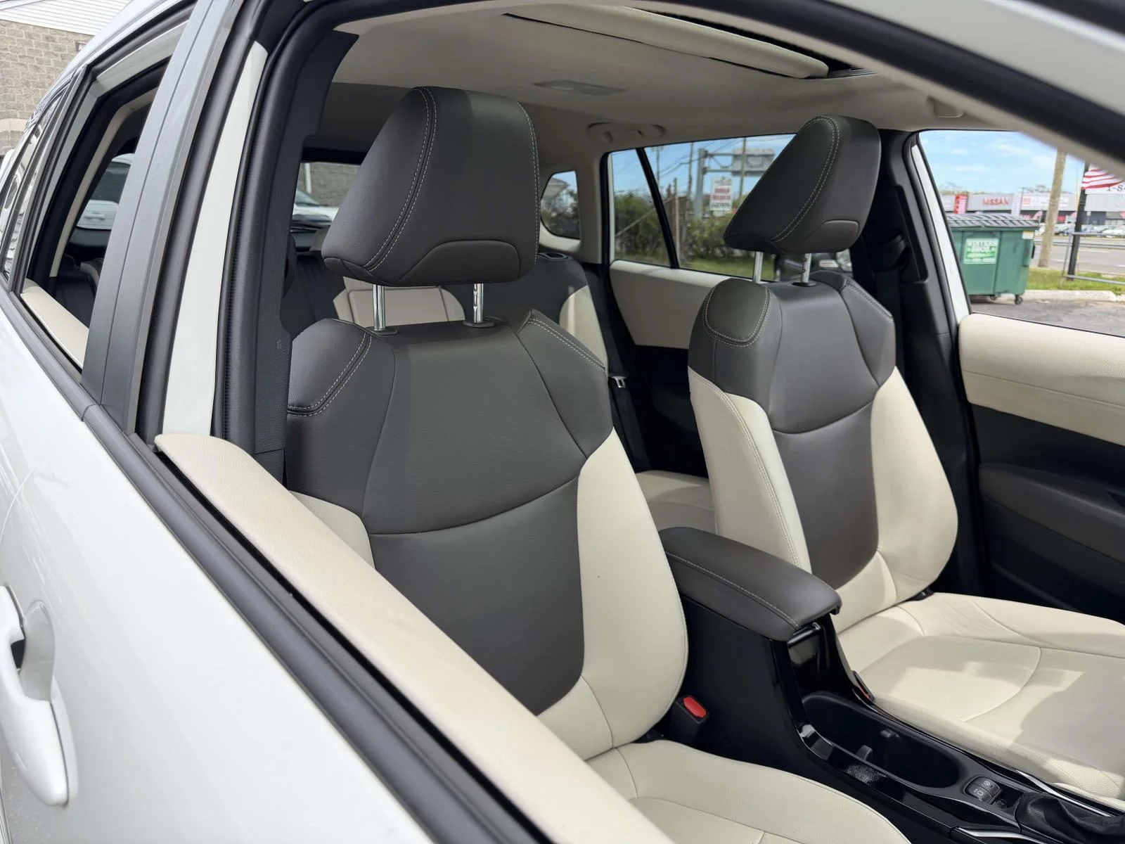 2023 Toyota Corolla Cross XLE - Photo 8