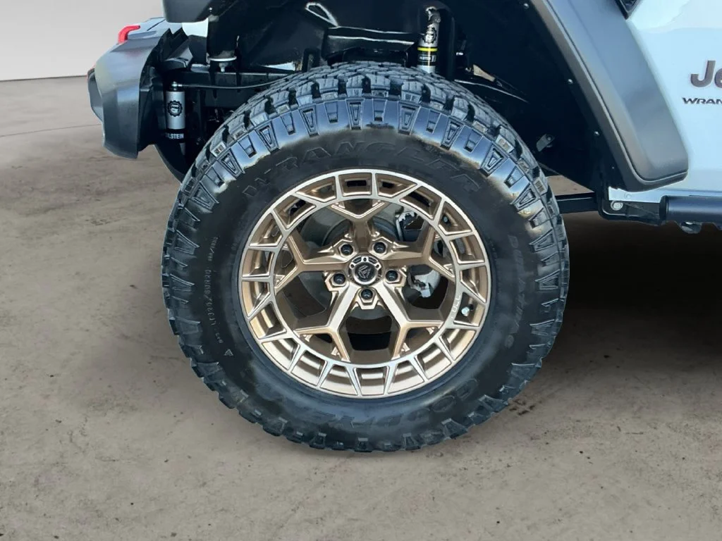 Used 2024 White Jeep Rubicon image 13