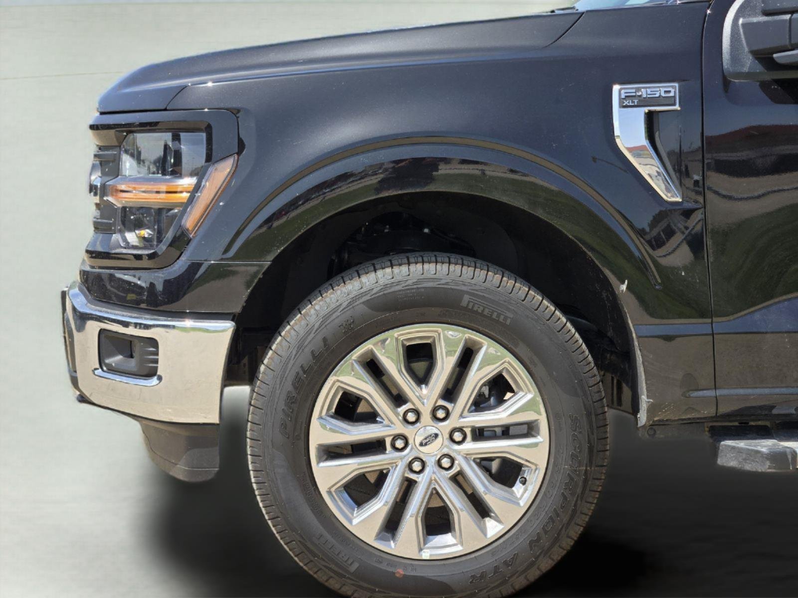 New 2026 Agate Black Metallic Ford XLT image 6
