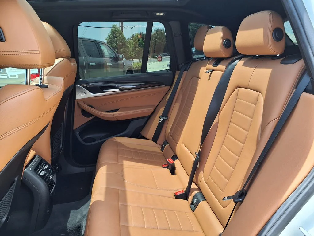 Used 2019 White BMW sDrive30i image 18