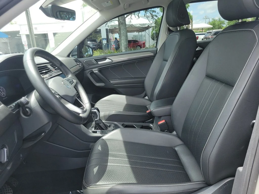 Used 2024  Volkswagen 2.0T SE image 11