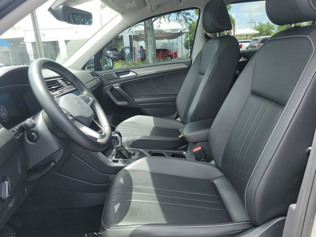 Certified Used 2024  Volkswagen 2.0T SE image 11
