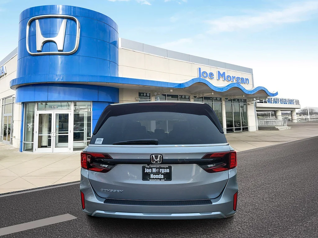 New 2026 Solar Silver Metallic Honda EX-L image 4