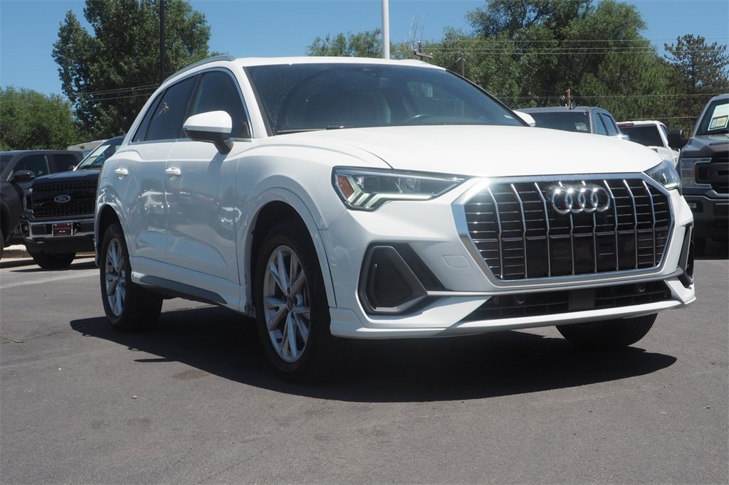 2024 Audi Q3 S line Premium photo 3