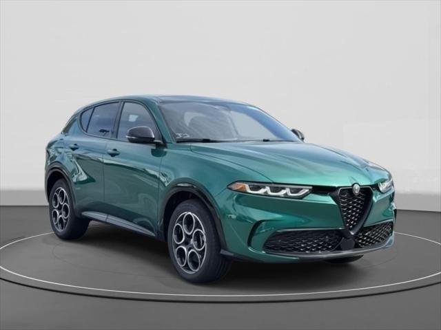 New 2025 Verde (Green) Fangio Metallic Exterior Paint Alfa Romeo  image 1