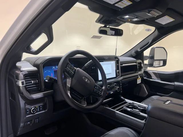 New 2027 Star White Metallic Tri-Coat Ford F-550® Platinum image 38
