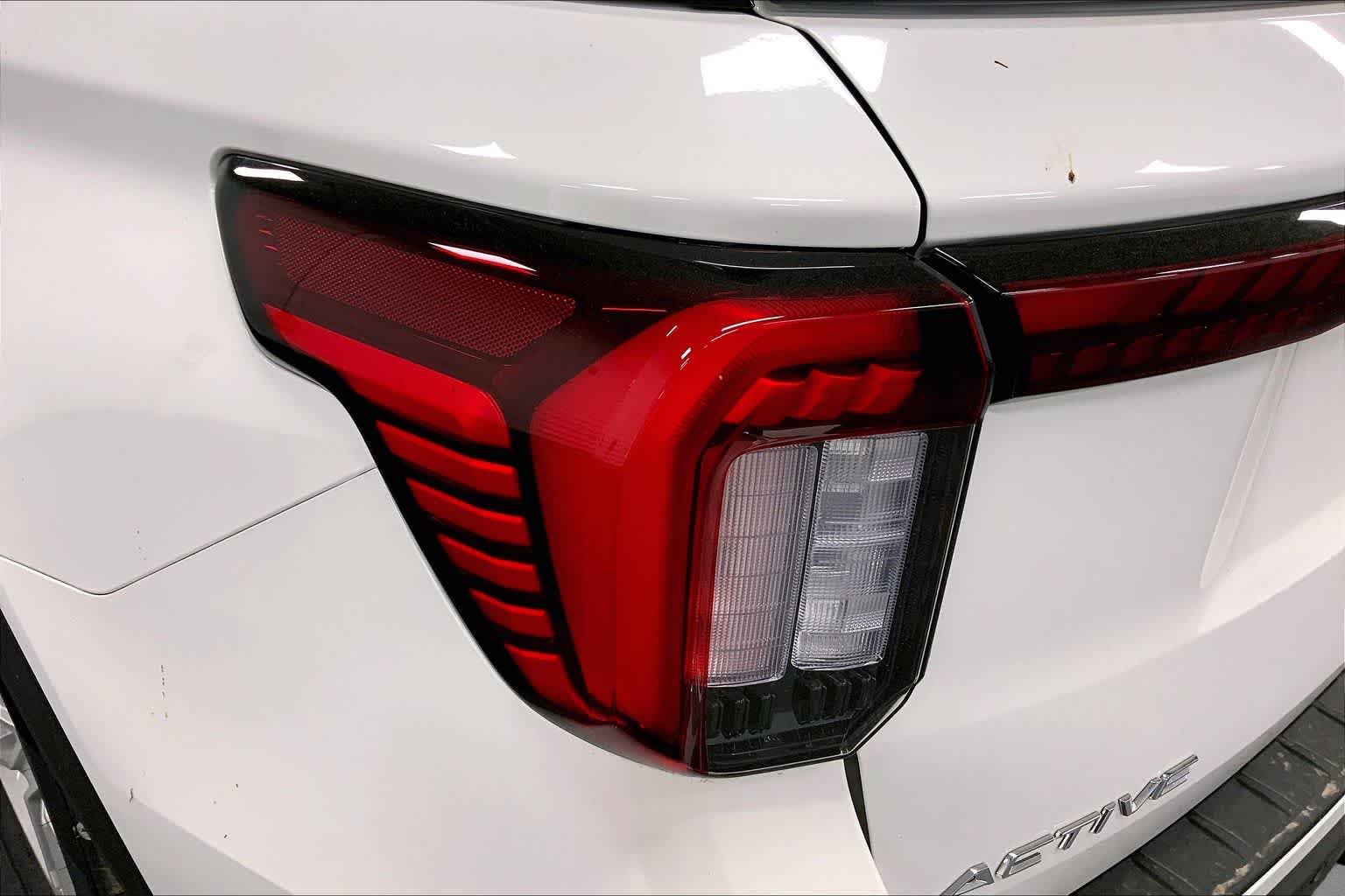 New 2026 Star White Metallic Tri-Coat Ford Active image 14
