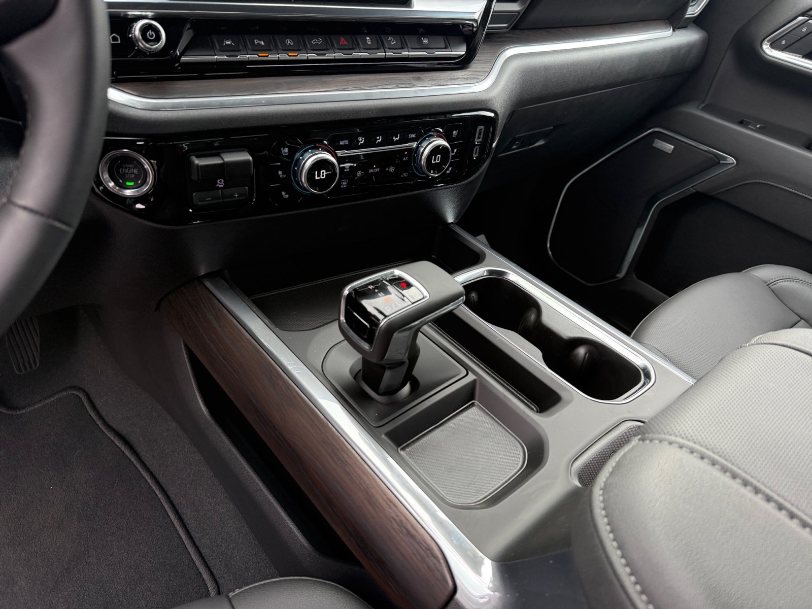 New 2026 Onyx Black GMC SLT image 13