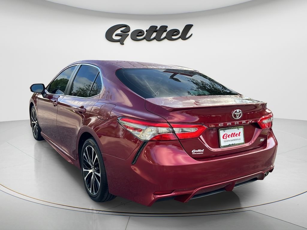 Used 2018 Red Toyota SE image 7