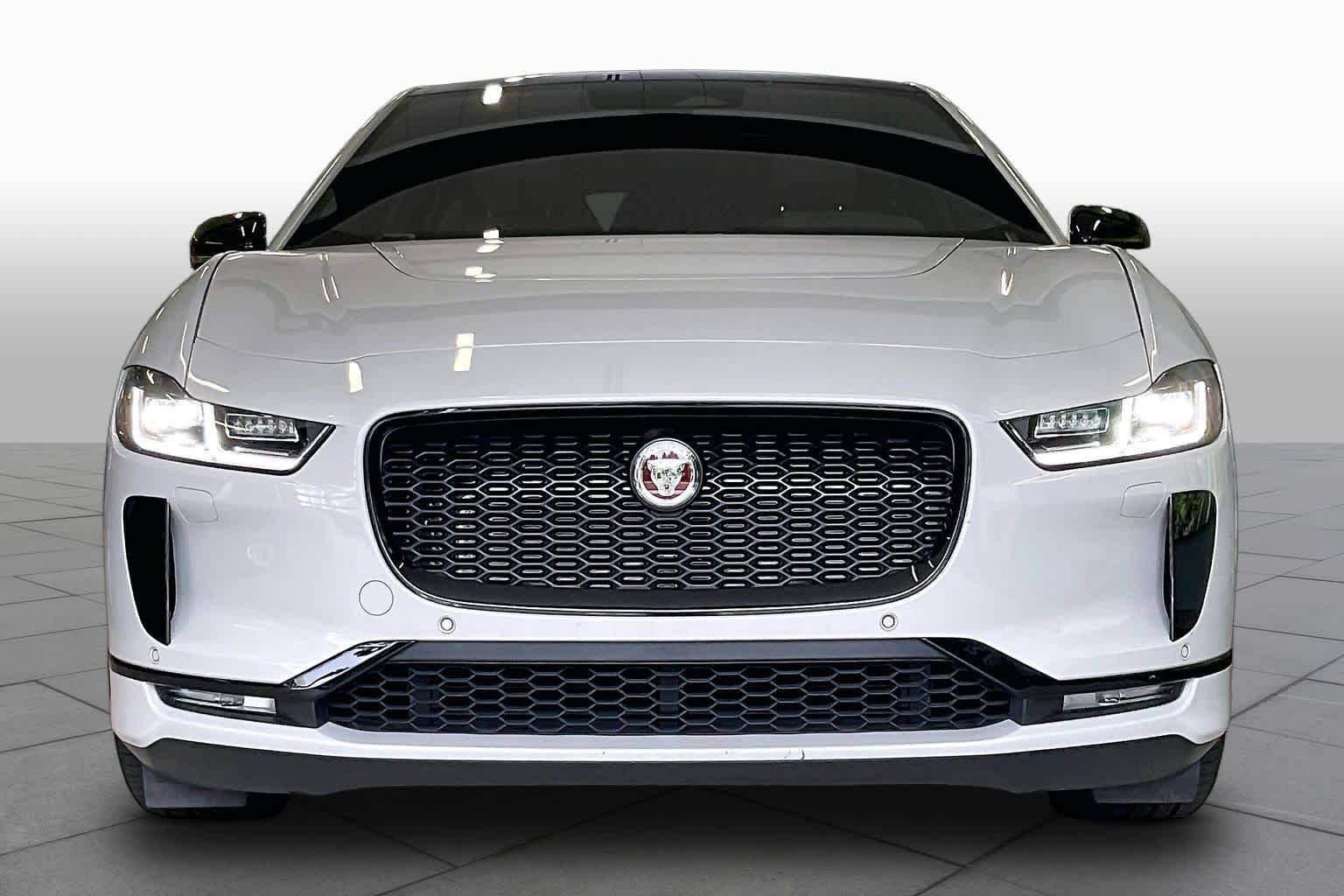 Used 2022 Yulong White Metallic Jaguar HSE image 3