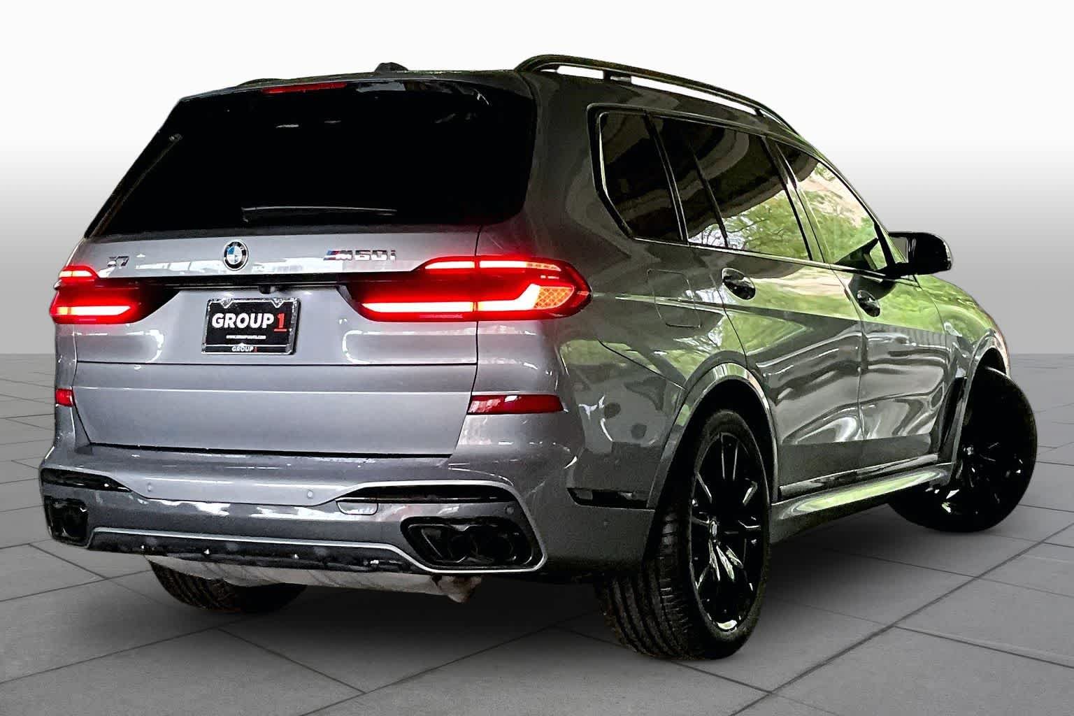 Used 2025 Skyscraper Grey Metallic BMW M60i image 12